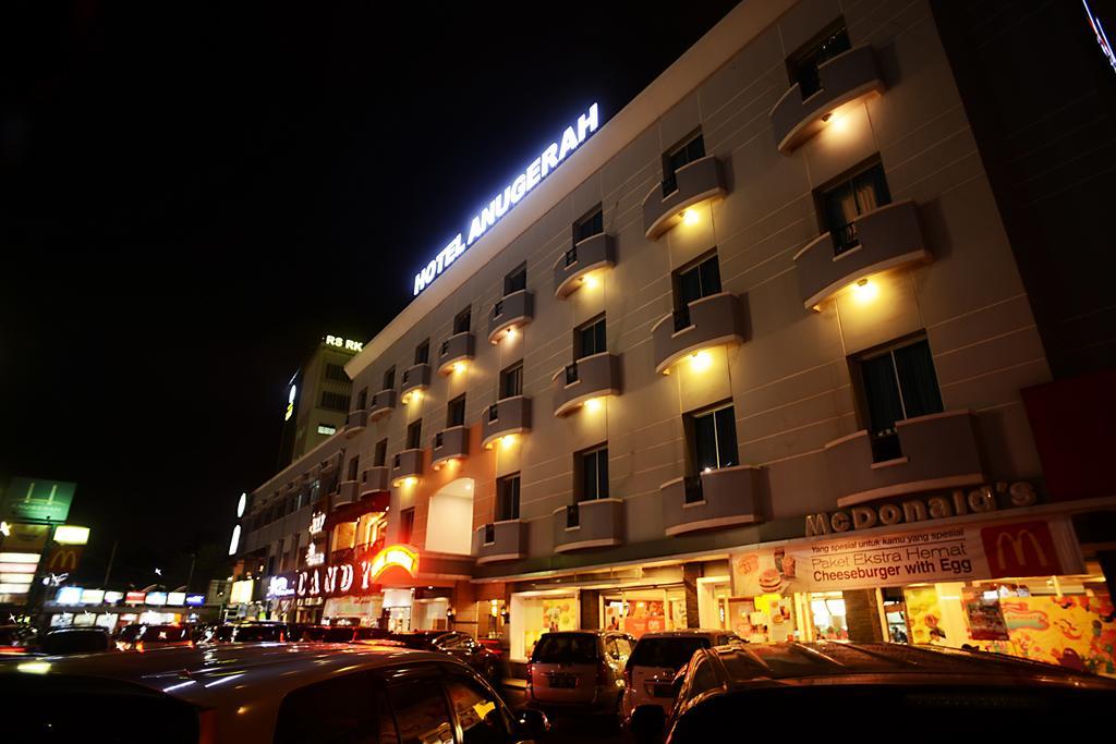 Hotel Anugerah Palembang Exterior photo