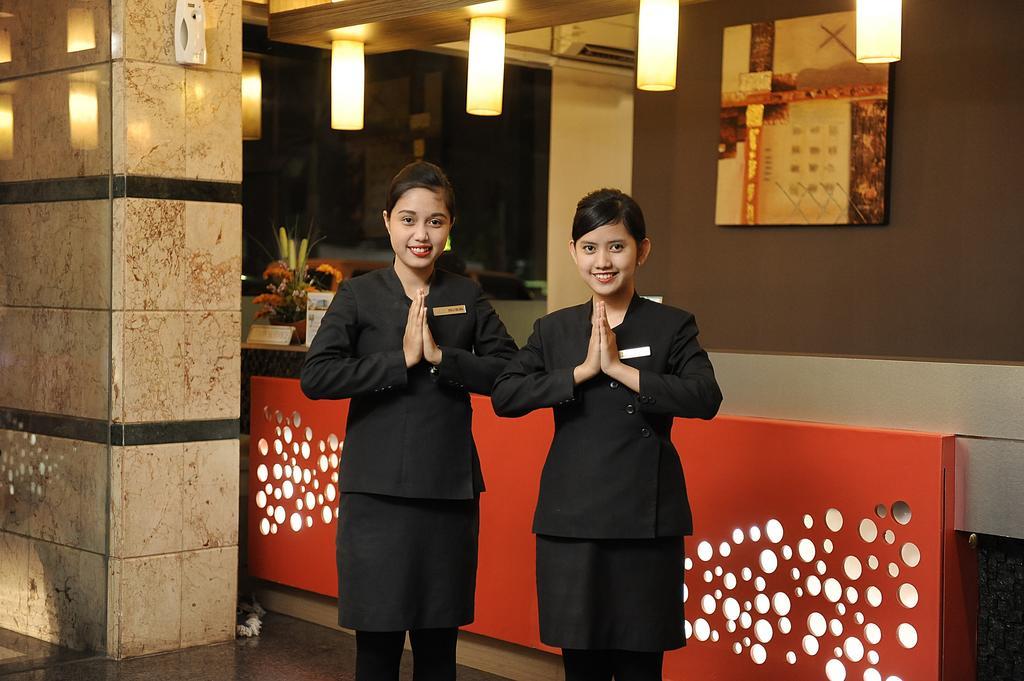Hotel Anugerah Palembang Exterior photo