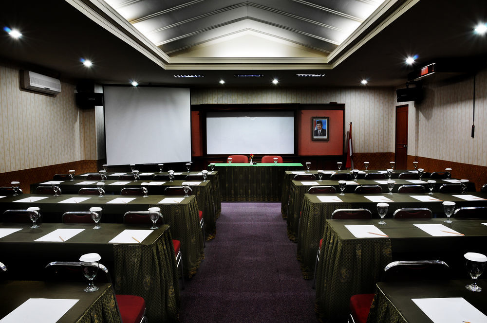 Hotel Anugerah Palembang Exterior photo
