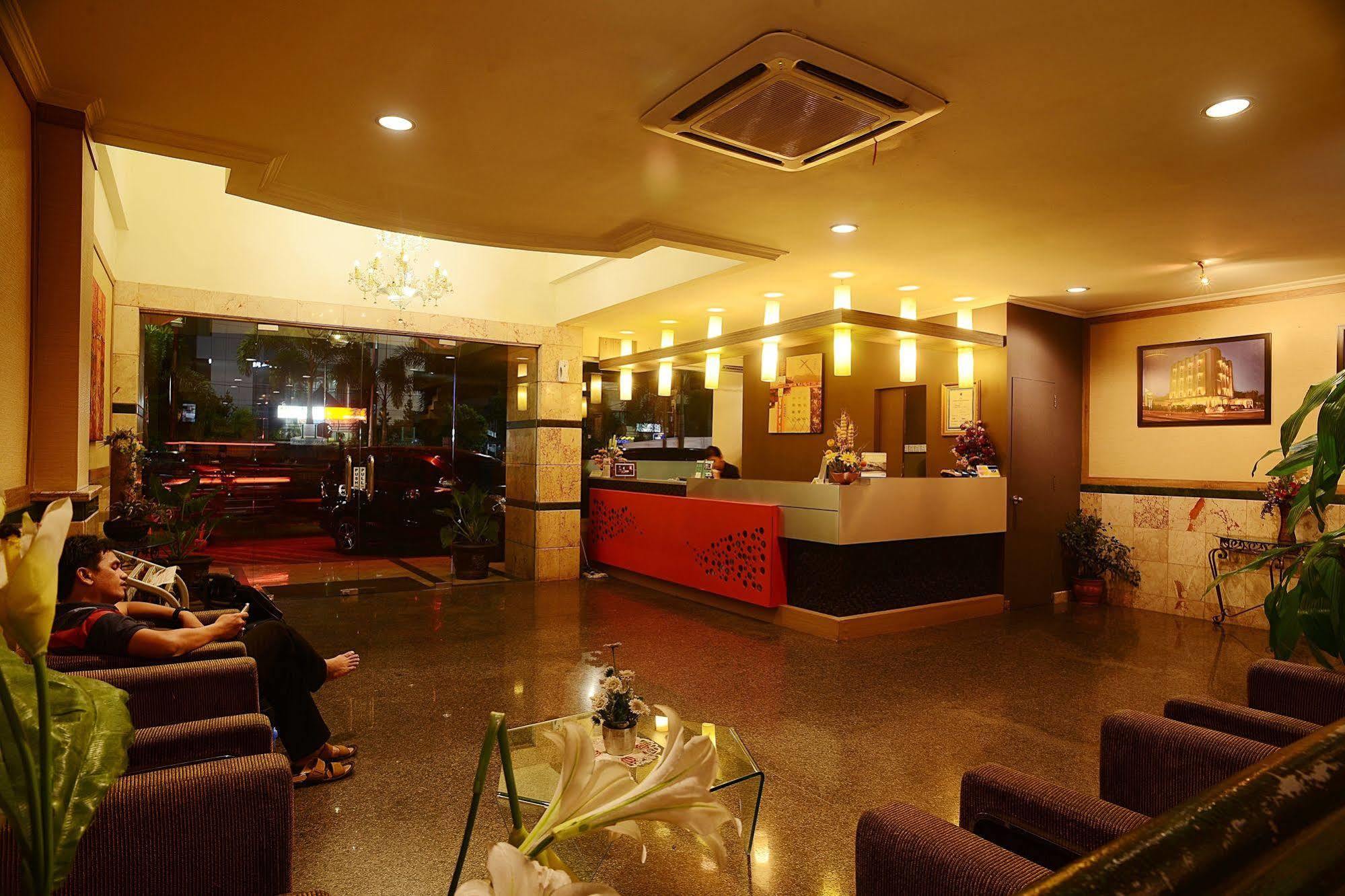 Hotel Anugerah Palembang Exterior photo