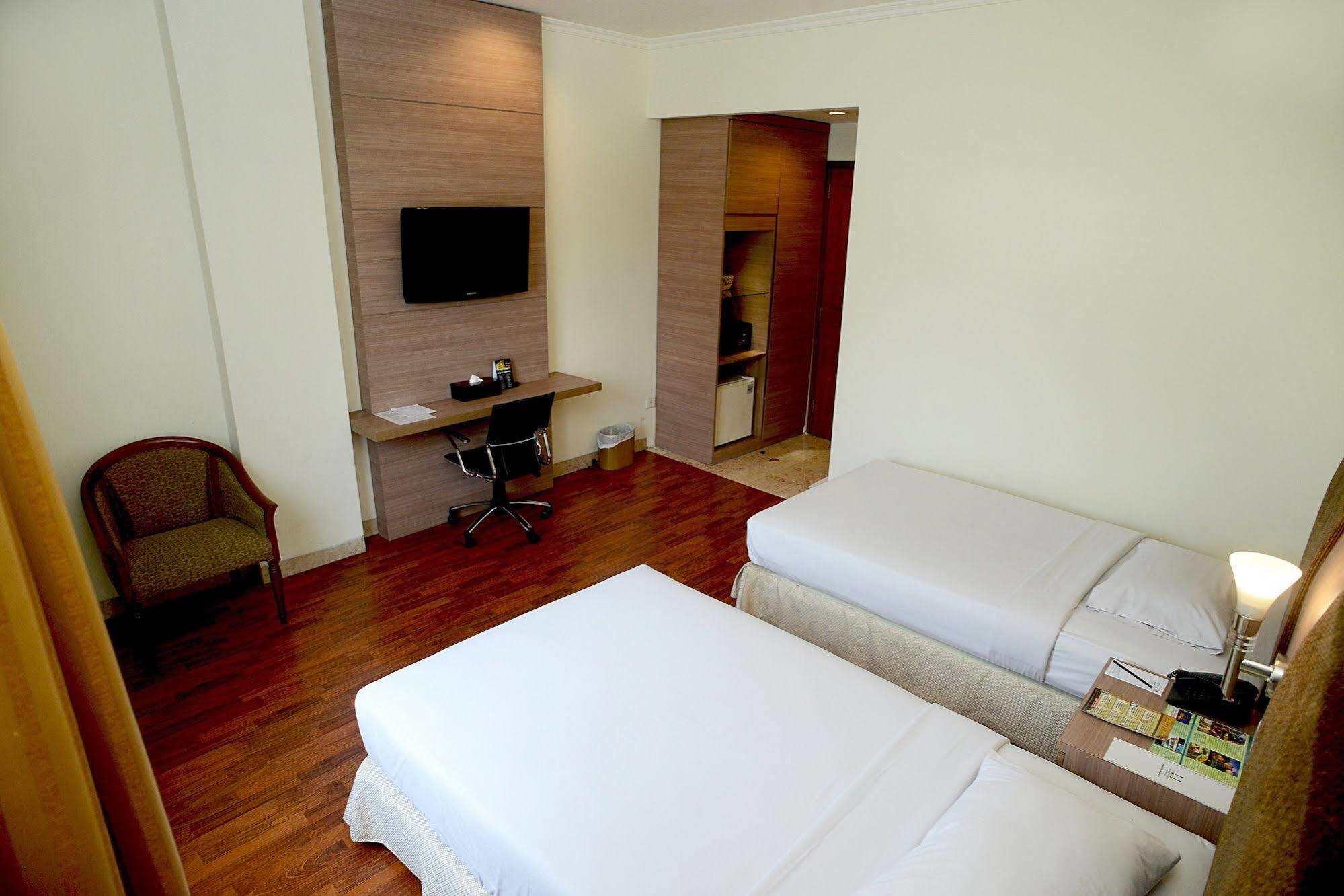 Hotel Anugerah Palembang Exterior photo