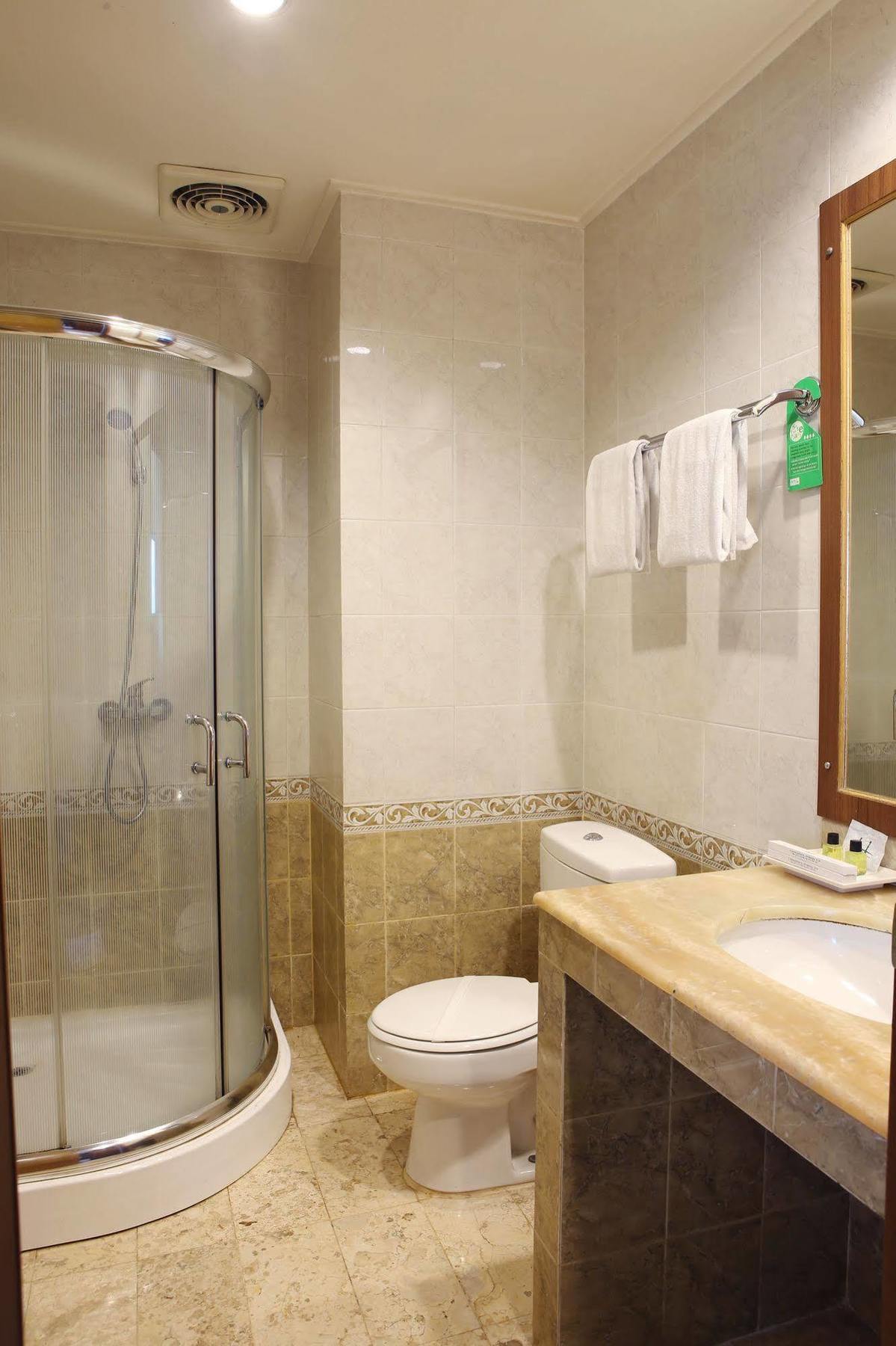 Hotel Anugerah Palembang Exterior photo