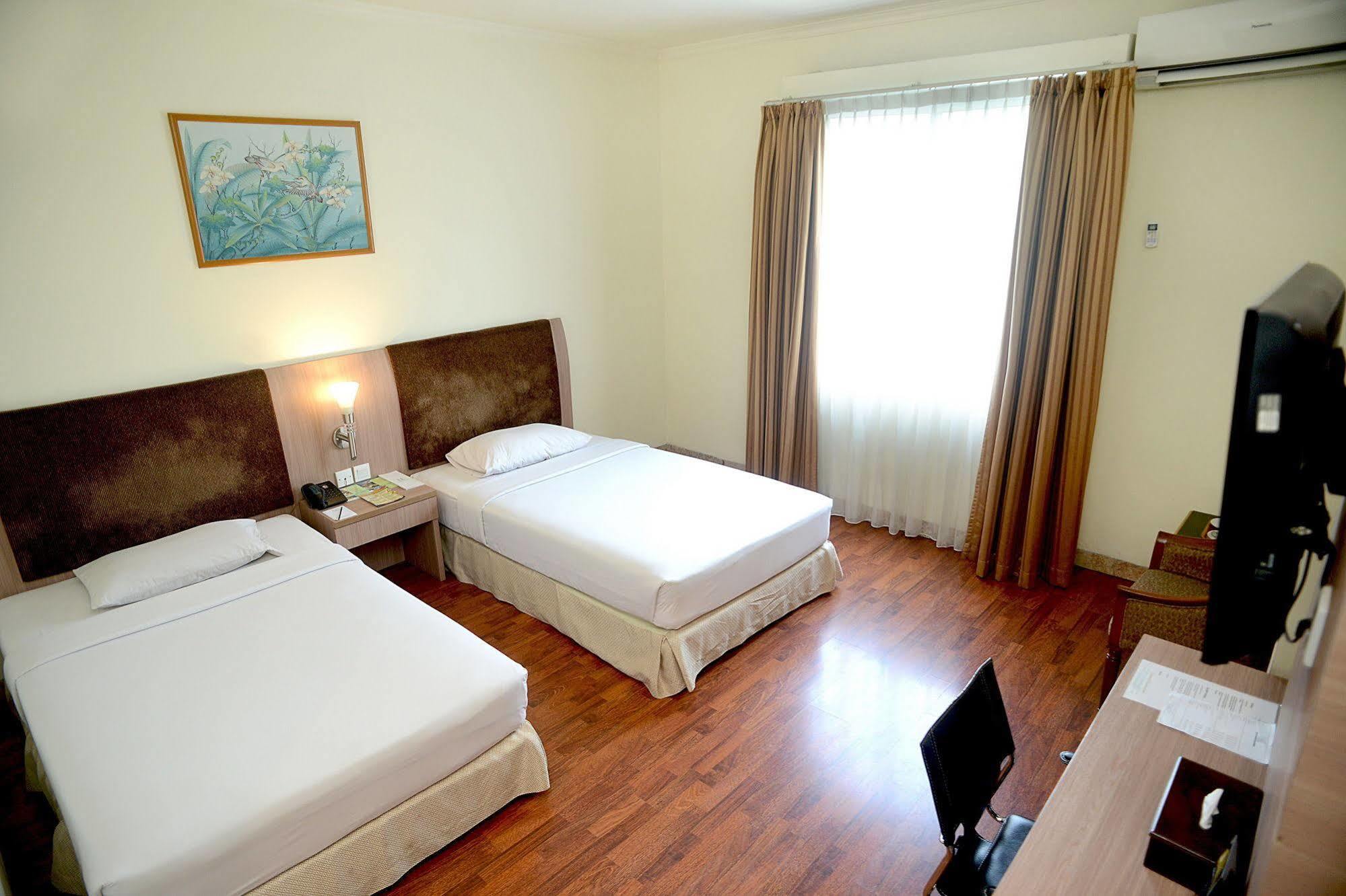Hotel Anugerah Palembang Exterior photo