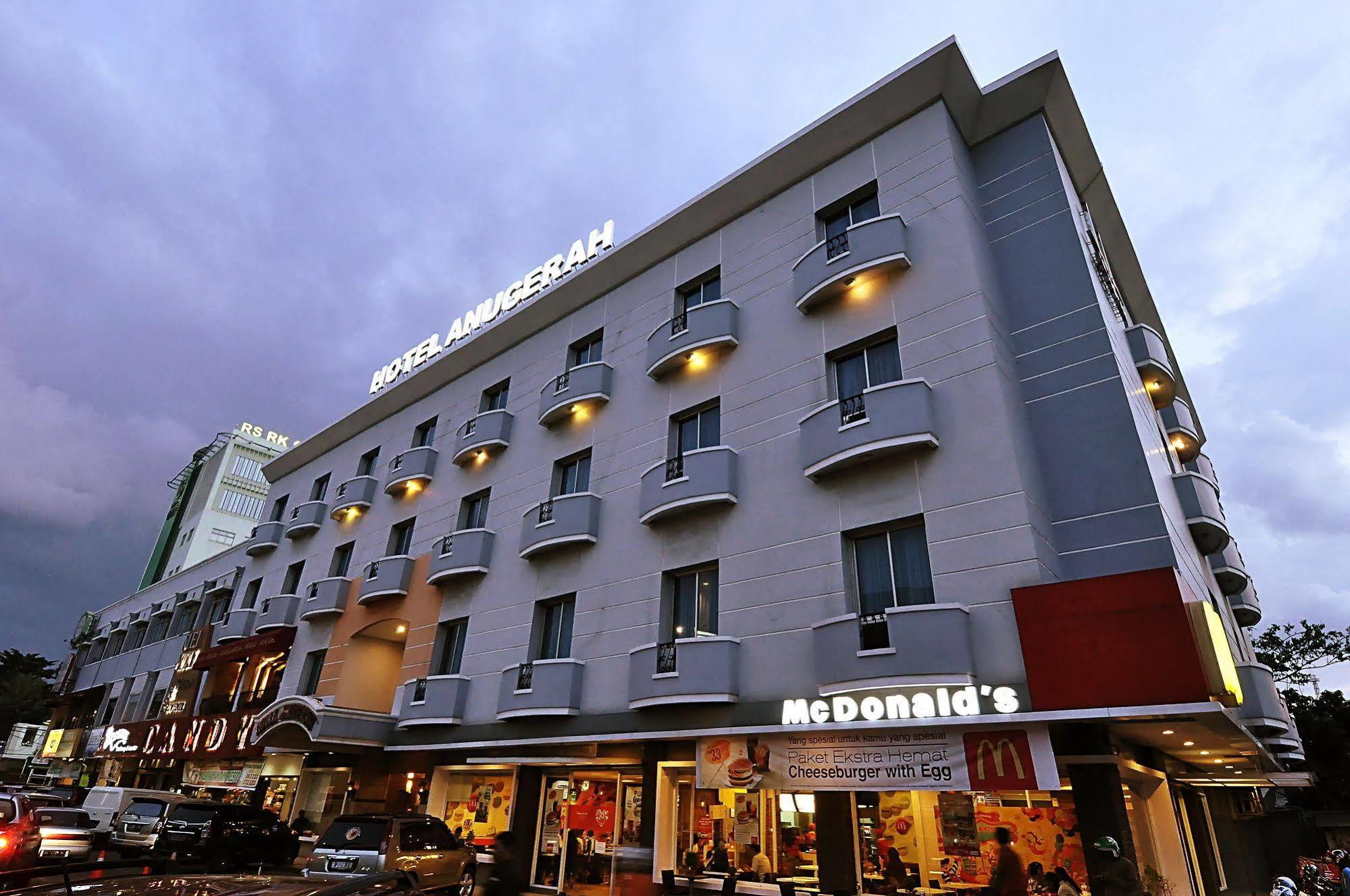 Hotel Anugerah Palembang Exterior photo