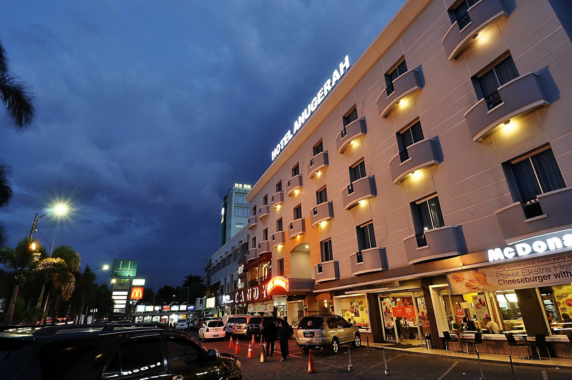 Hotel Anugerah Palembang Exterior photo